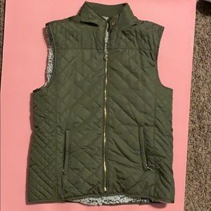 FRANCESCA’S SHERPA QUILTED VEST (Final Price, not negotiable)